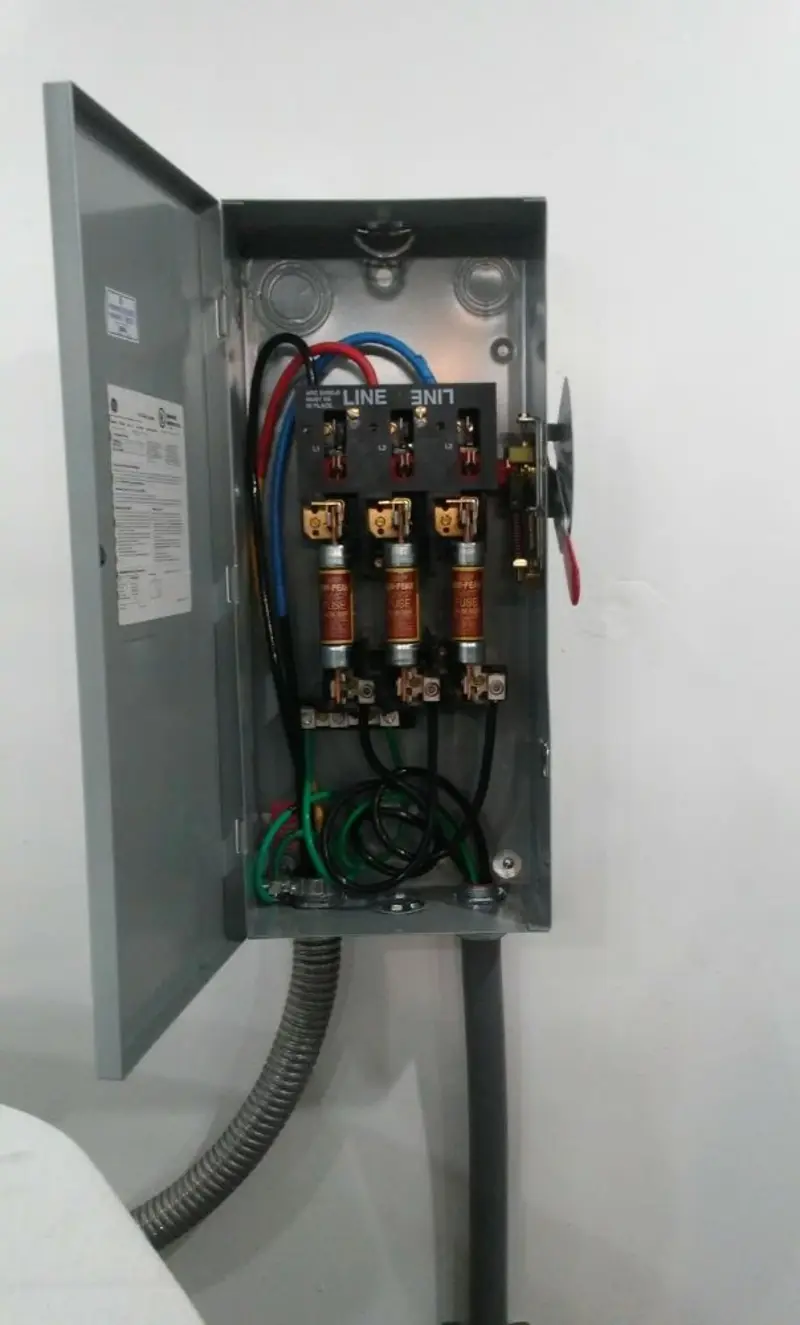 Three-phase disconnect switch installed for Electrical Wiring & Rewiring in Pendleton